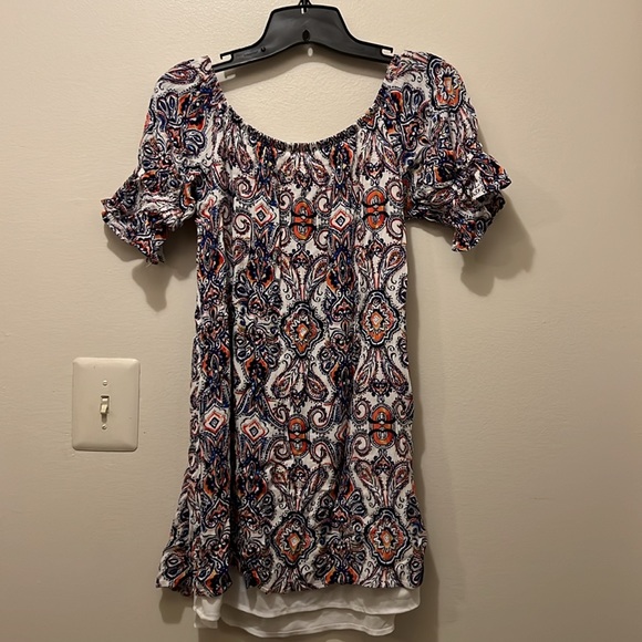 LA VI - SMALL SHORT SLEEVE MULTI COLOR TINIC EUC - Picture 9 of 12